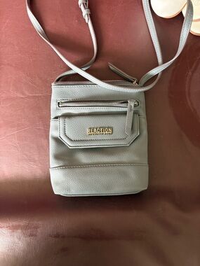 💥Buy 2 Get 1 Free💥 Kenneth Cole Reaction Light Gray Pebbled Crossbody Bag